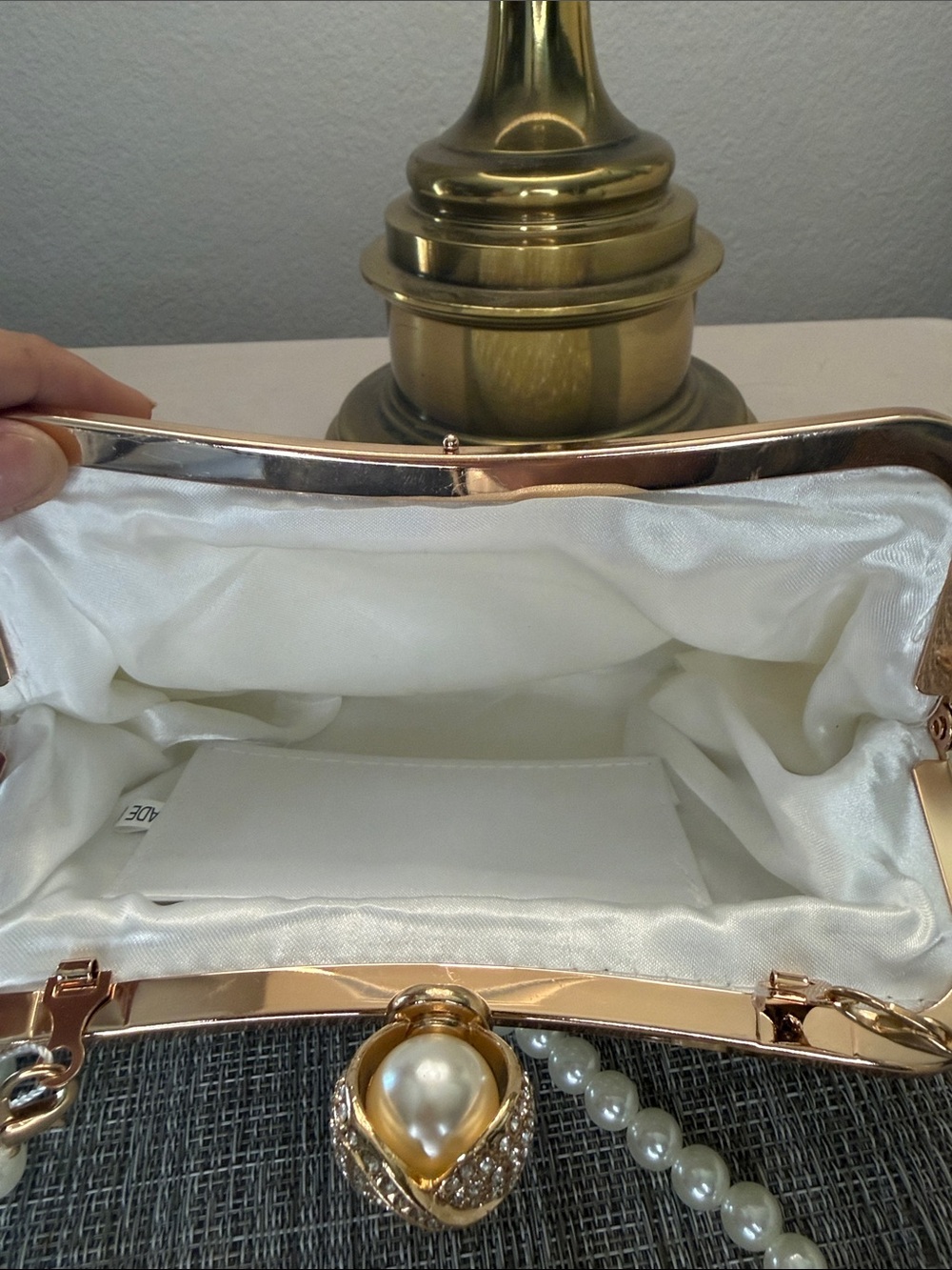 Pearl-Embellished Ivory Evening Clutch with Detachable Chain - Picture 6 of 6